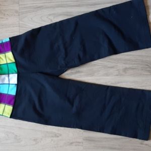 Lululemon Groove Crops - Size 6